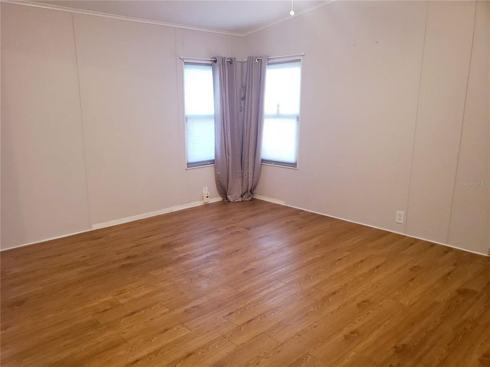 For Sale: $225,000 (2 beds, 2 baths, 1352 Square Feet)