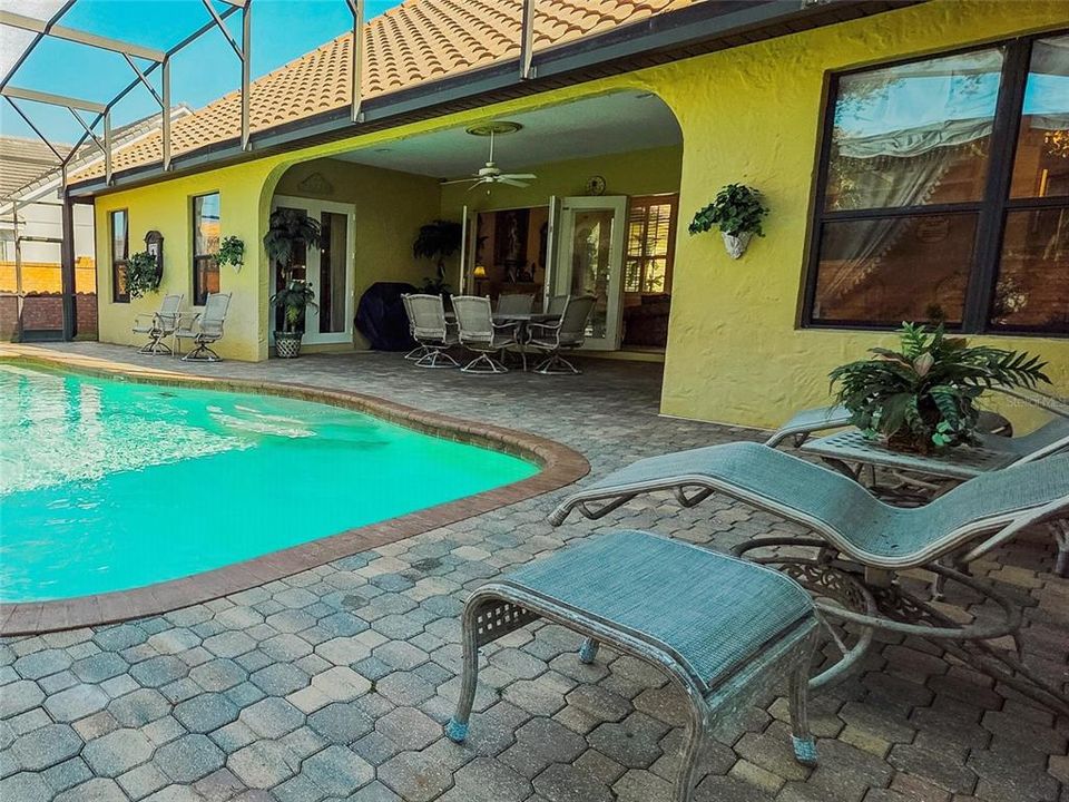 待售: $1,225,000 (4 贝兹, 3 浴室, 3585 平方英尺)