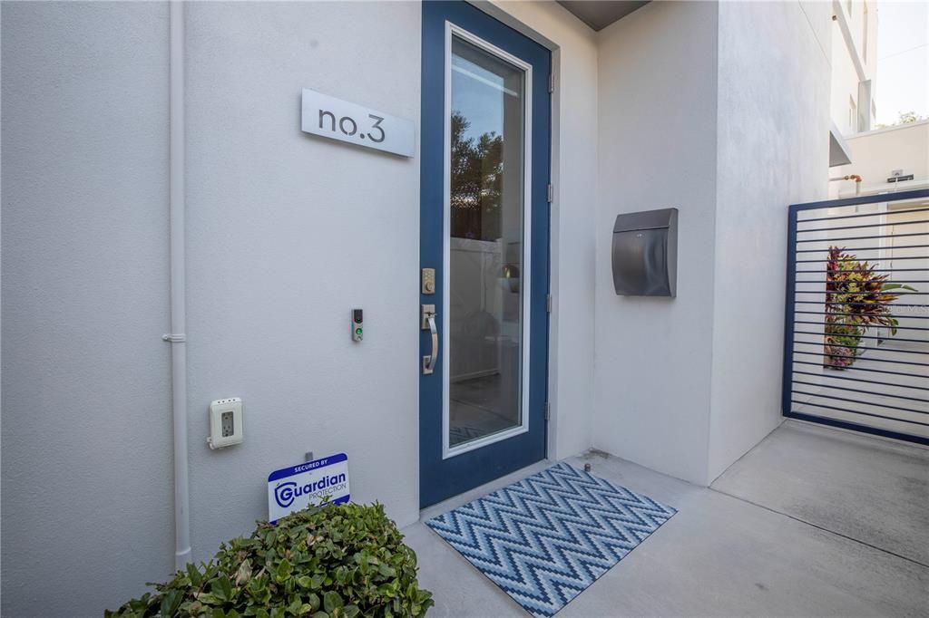 For Rent: $5,500 (3 beds, 2 baths, 2522 Square Feet)