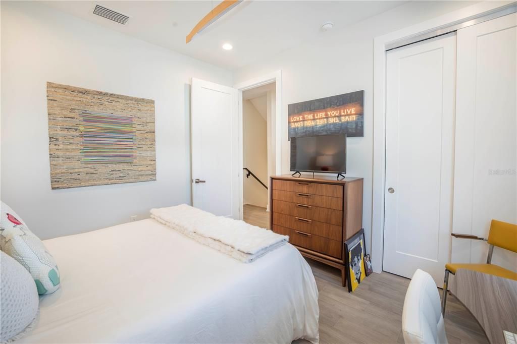 For Rent: $5,500 (3 beds, 2 baths, 2522 Square Feet)