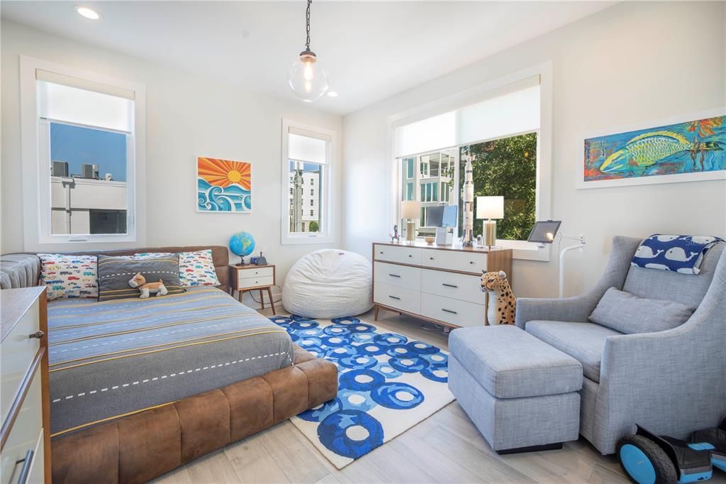 For Rent: $5,500 (3 beds, 2 baths, 2522 Square Feet)