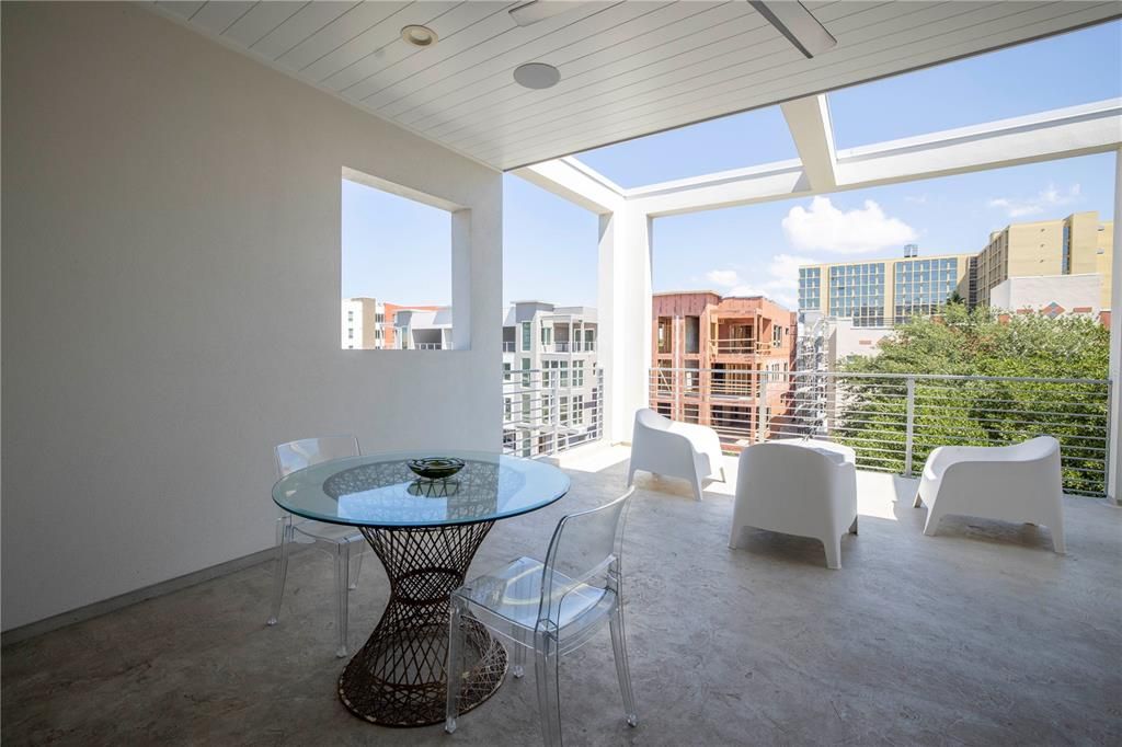 For Rent: $5,500 (3 beds, 2 baths, 2522 Square Feet)