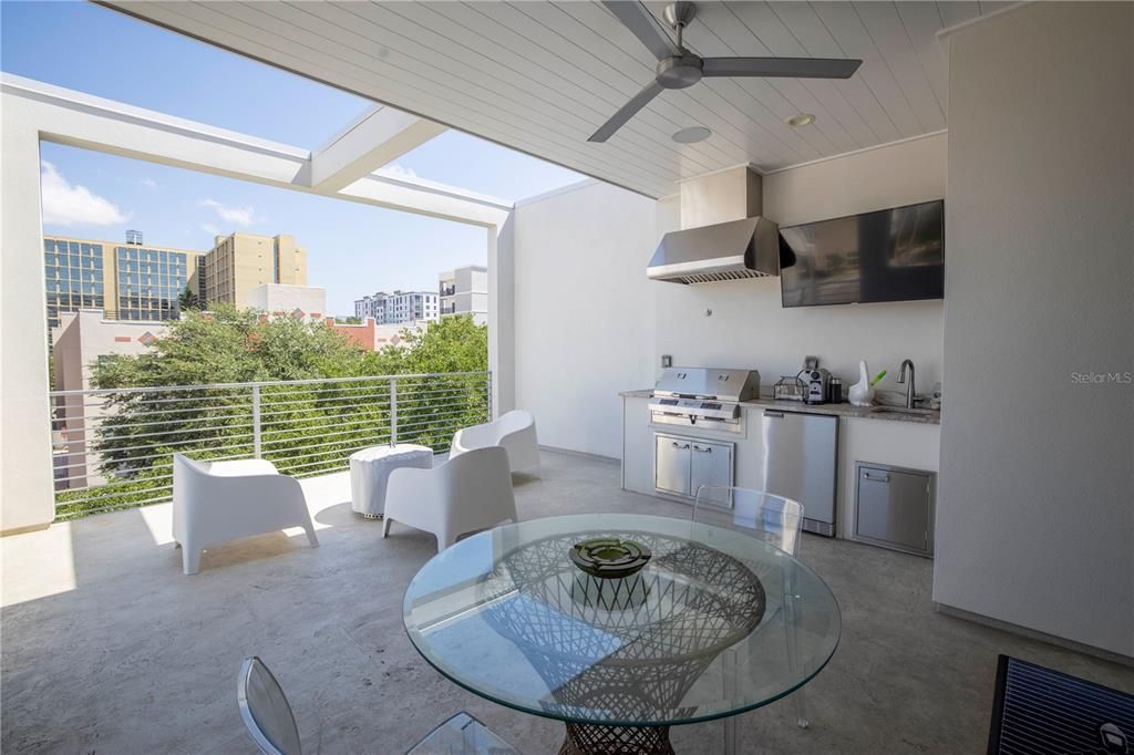 For Rent: $5,500 (3 beds, 2 baths, 2522 Square Feet)