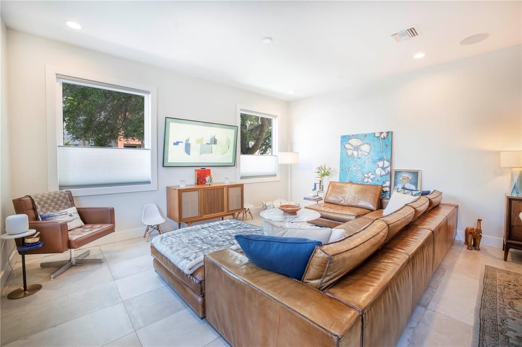 For Rent: $5,500 (3 beds, 2 baths, 2522 Square Feet)