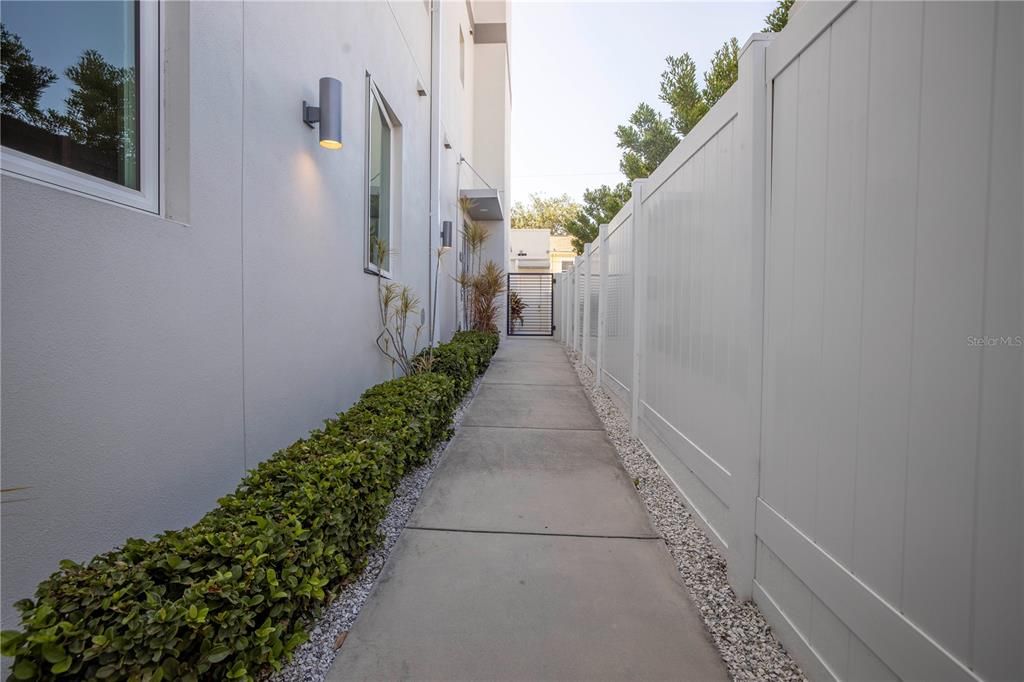 For Rent: $5,500 (3 beds, 2 baths, 2522 Square Feet)