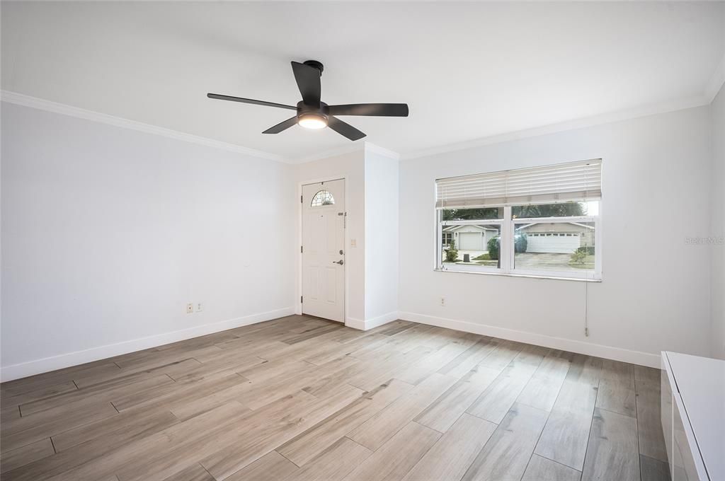 For Sale: $330,000 (2 beds, 2 baths, 1012 Square Feet)