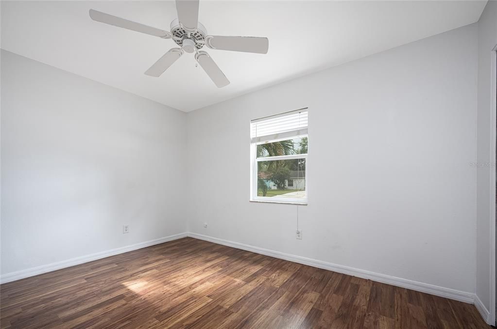For Sale: $330,000 (2 beds, 2 baths, 1012 Square Feet)