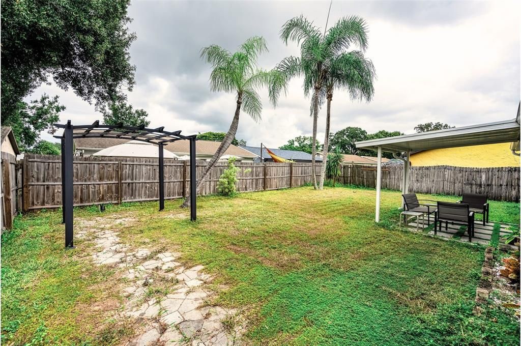 For Sale: $330,000 (2 beds, 2 baths, 1012 Square Feet)