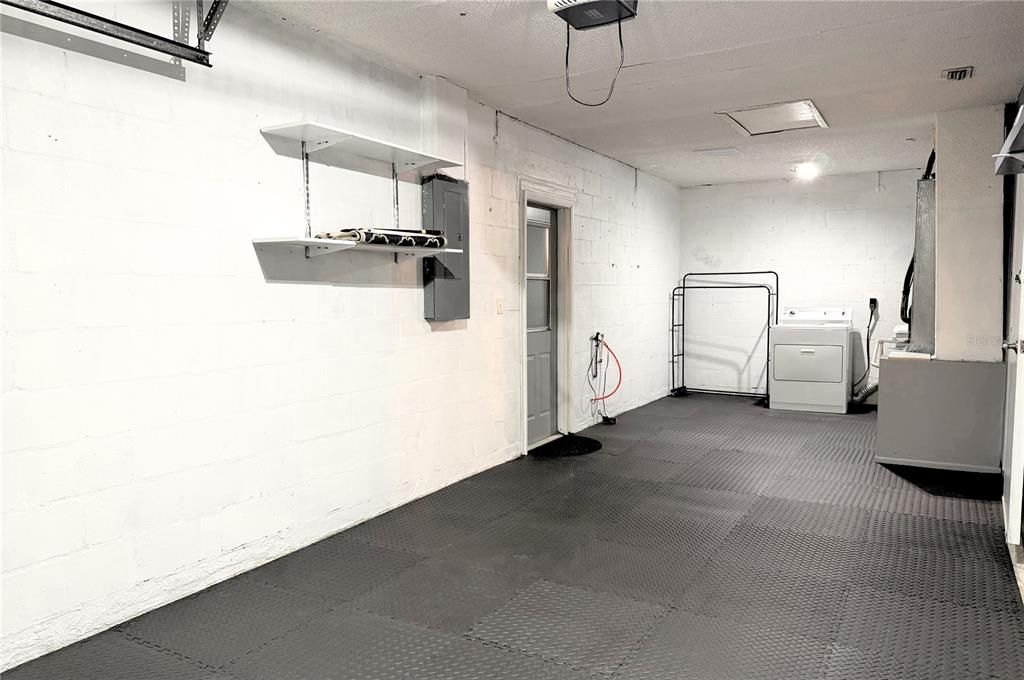 For Sale: $330,000 (2 beds, 2 baths, 1012 Square Feet)