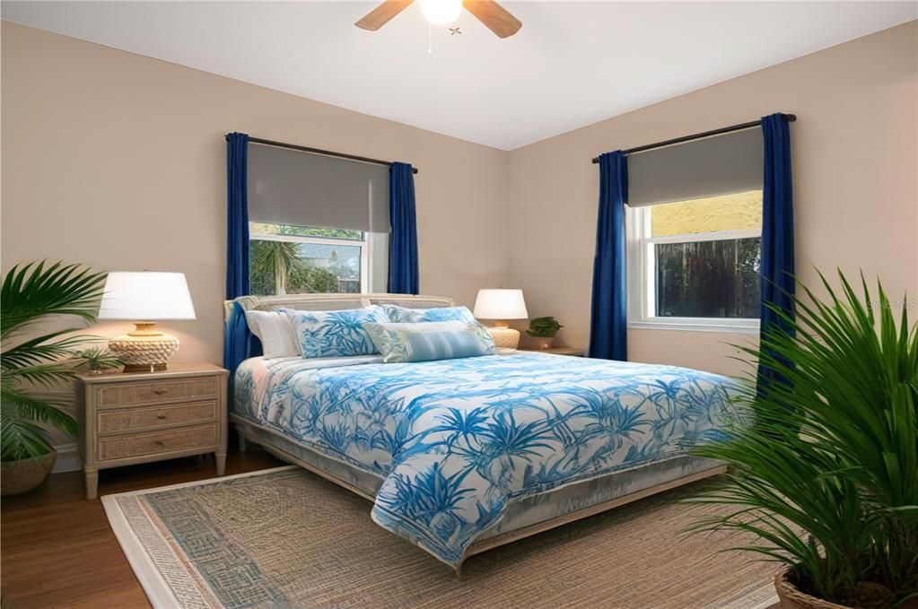 For Sale: $330,000 (2 beds, 2 baths, 1012 Square Feet)