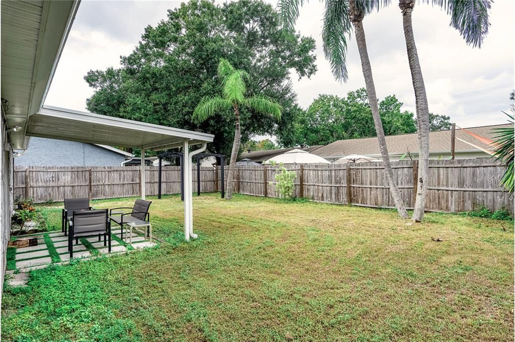 For Sale: $330,000 (2 beds, 2 baths, 1012 Square Feet)