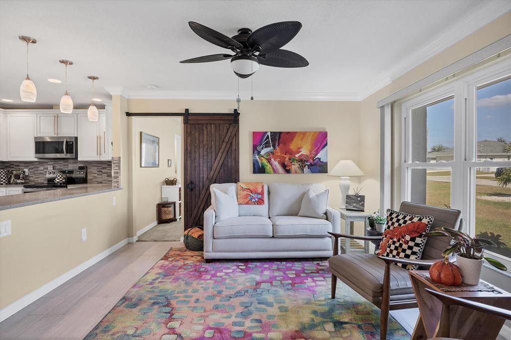 Active With Contract: $330,000 (2 beds, 2 baths, 976 Square Feet)