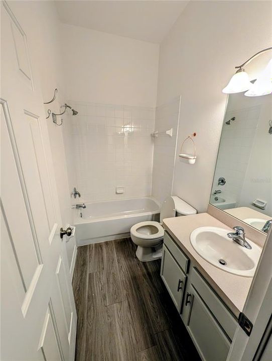 Active With Contract: $215,000 (2 beds, 2 baths, 1240 Square Feet)