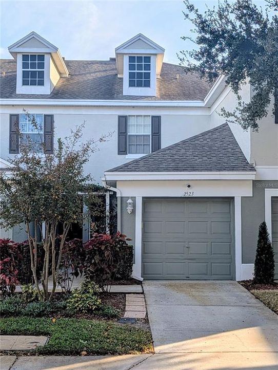 Active With Contract: $215,000 (2 beds, 2 baths, 1240 Square Feet)