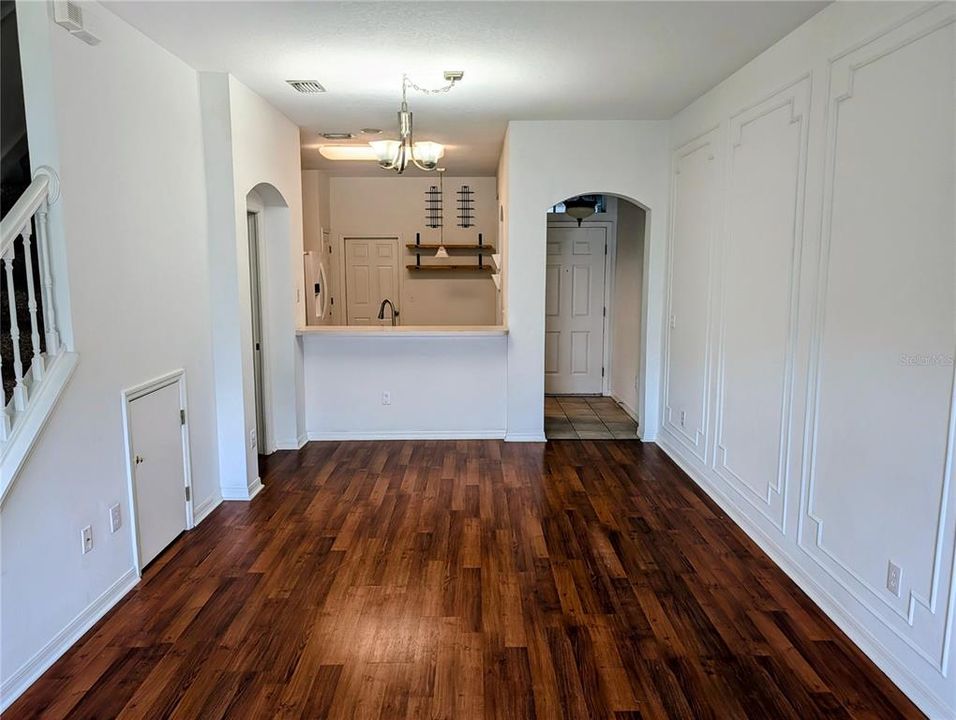 Active With Contract: $215,000 (2 beds, 2 baths, 1240 Square Feet)