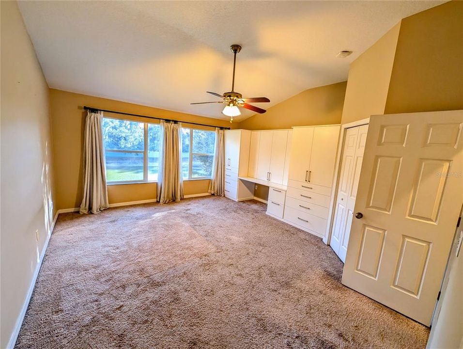 Active With Contract: $215,000 (2 beds, 2 baths, 1240 Square Feet)