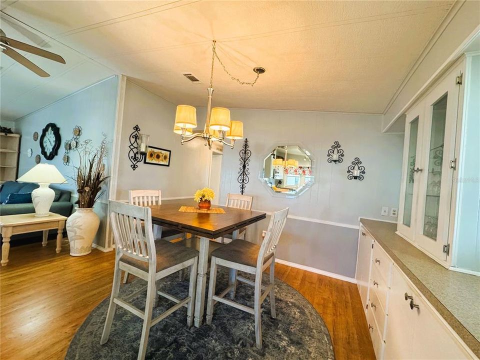 待售: $169,900 (2 贝兹, 2 浴室, 1448 平方英尺)