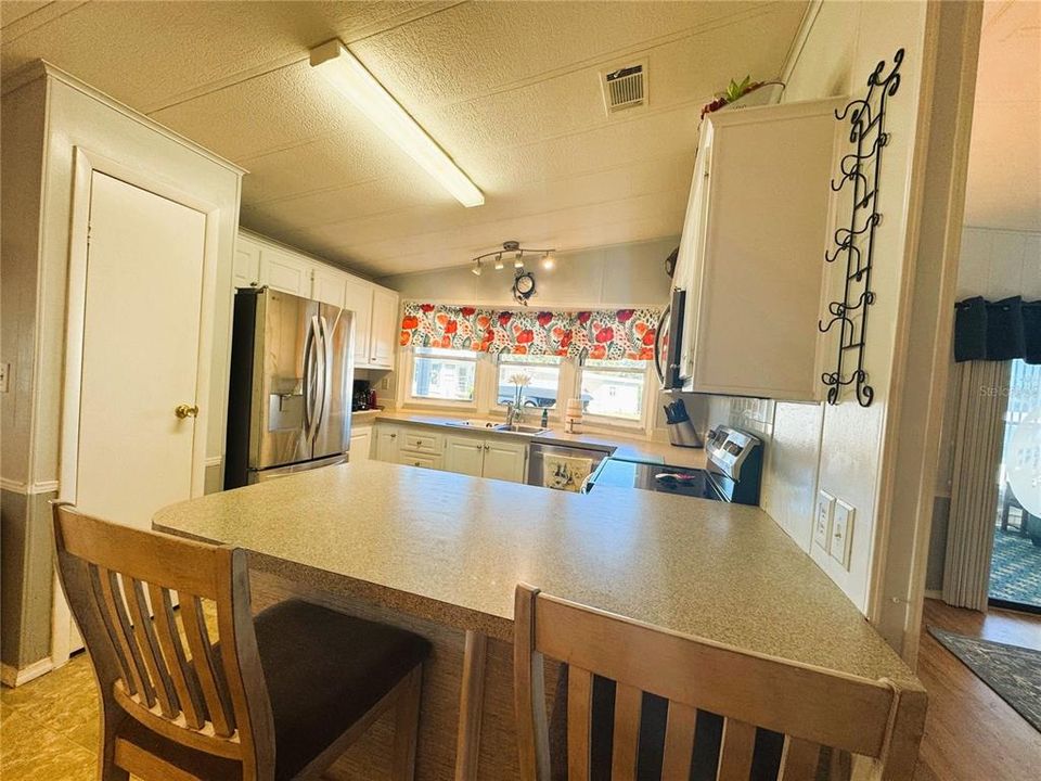 待售: $169,900 (2 贝兹, 2 浴室, 1448 平方英尺)