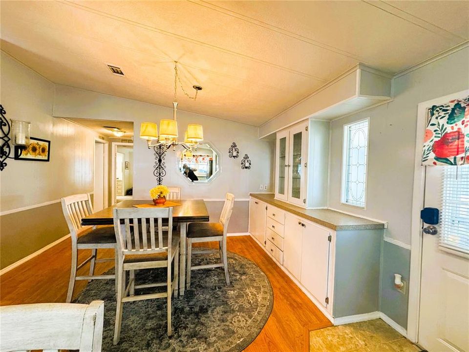 待售: $169,900 (2 贝兹, 2 浴室, 1448 平方英尺)