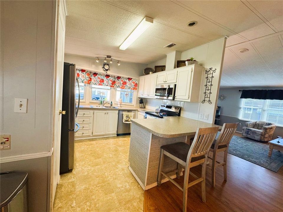 待售: $169,900 (2 贝兹, 2 浴室, 1448 平方英尺)