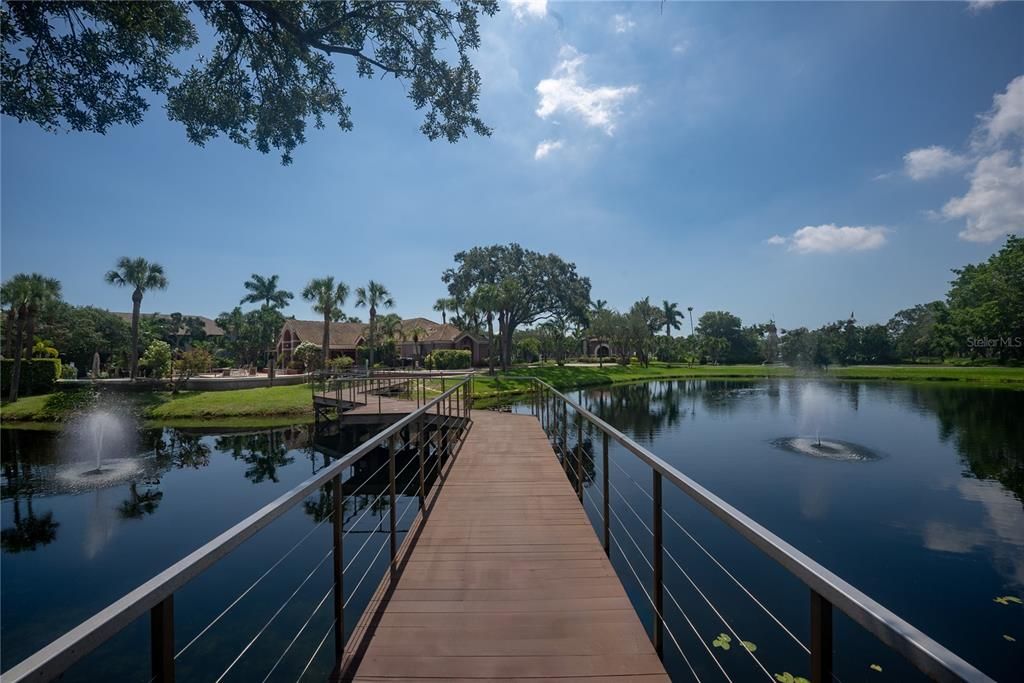 合同活跃: $139,900 (1 贝兹, 1 浴室, 742 平方英尺)