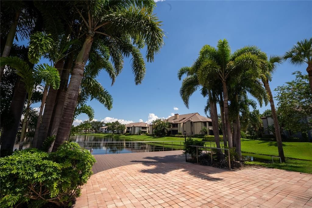 合同活跃: $139,900 (1 贝兹, 1 浴室, 742 平方英尺)