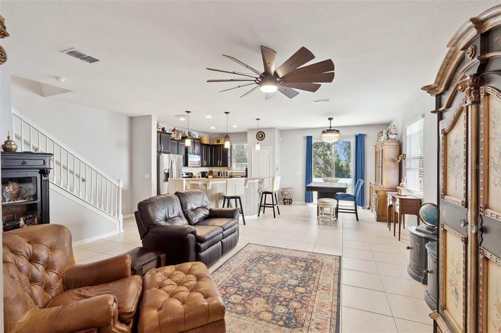 For Sale: $359,900 (3 beds, 2 baths, 1592 Square Feet)