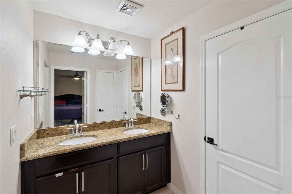 For Sale: $359,900 (3 beds, 2 baths, 1592 Square Feet)