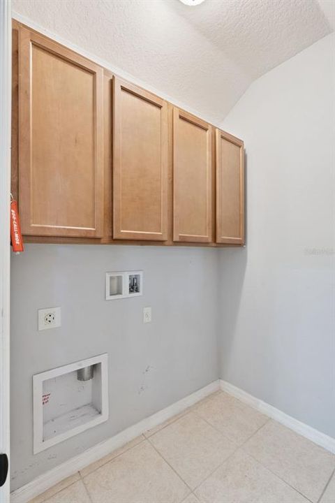 For Sale: $359,900 (3 beds, 2 baths, 1592 Square Feet)