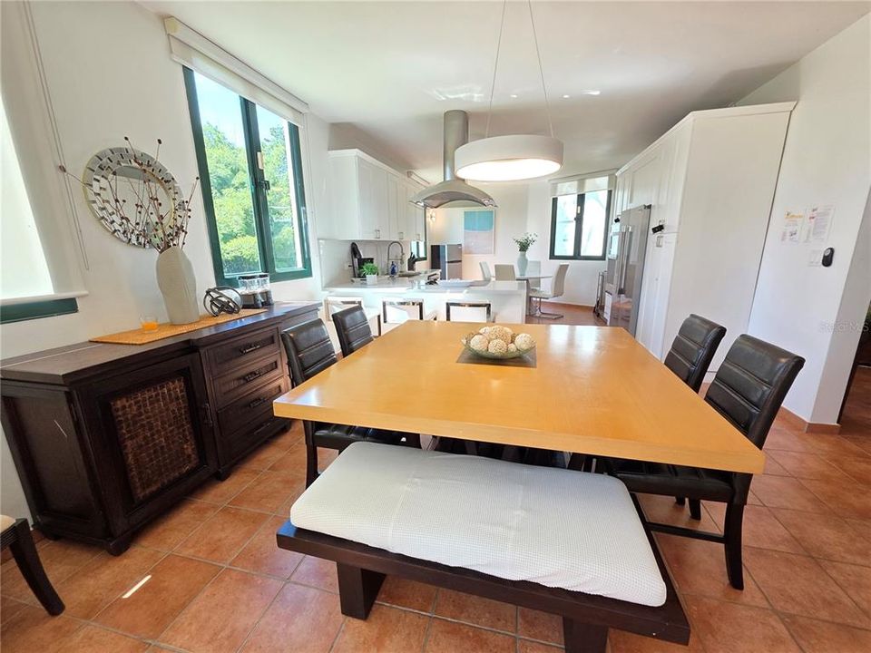 待售: $785,000 (3 贝兹, 3 浴室, 2226 平方英尺)