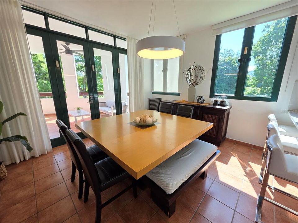 待售: $785,000 (3 贝兹, 3 浴室, 2226 平方英尺)