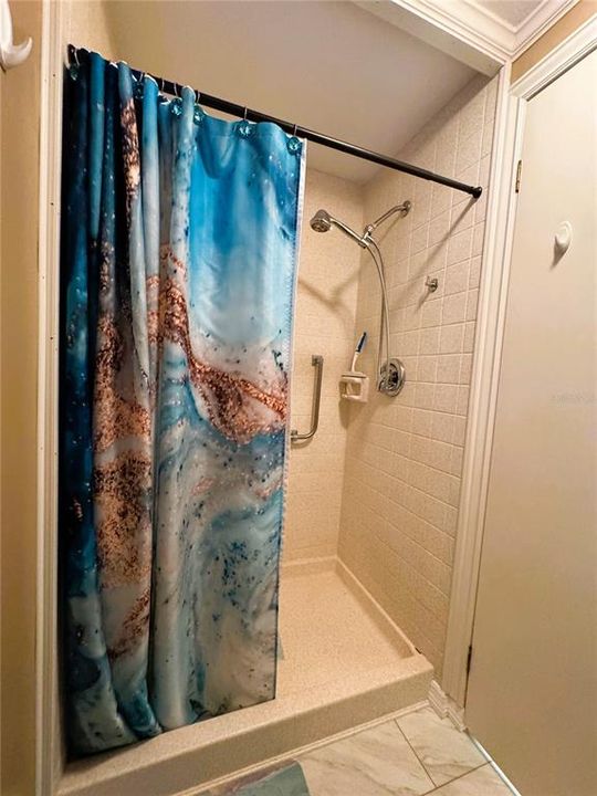 合同活跃: $169,900 (2 贝兹, 2 浴室, 1380 平方英尺)