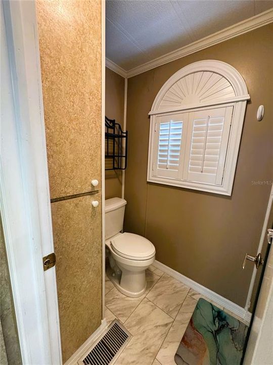 合同活跃: $169,900 (2 贝兹, 2 浴室, 1380 平方英尺)