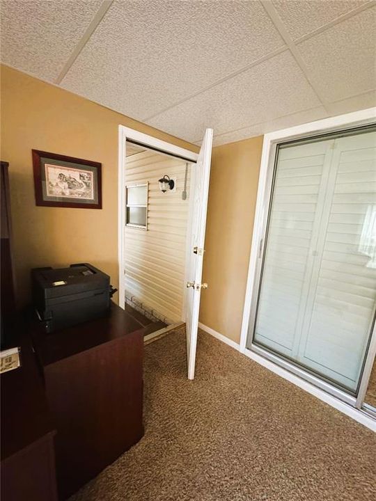 合同活跃: $169,900 (2 贝兹, 2 浴室, 1380 平方英尺)