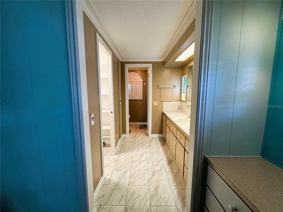 合同活跃: $169,900 (2 贝兹, 2 浴室, 1380 平方英尺)