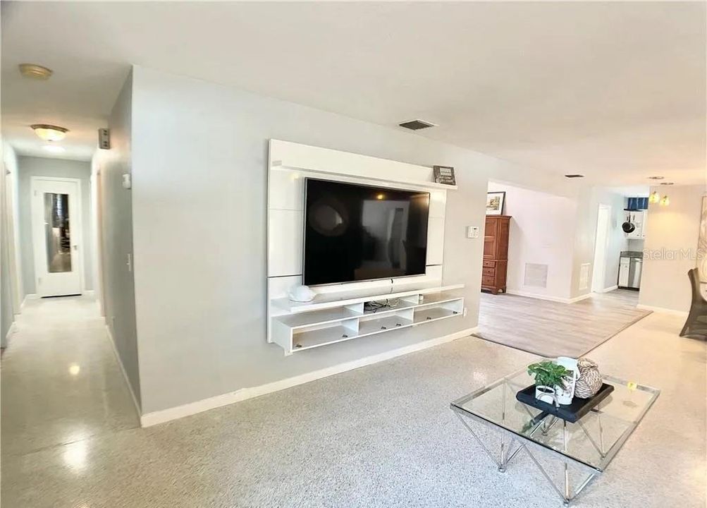 待售: $470,000 (3 贝兹, 2 浴室, 2258 平方英尺)