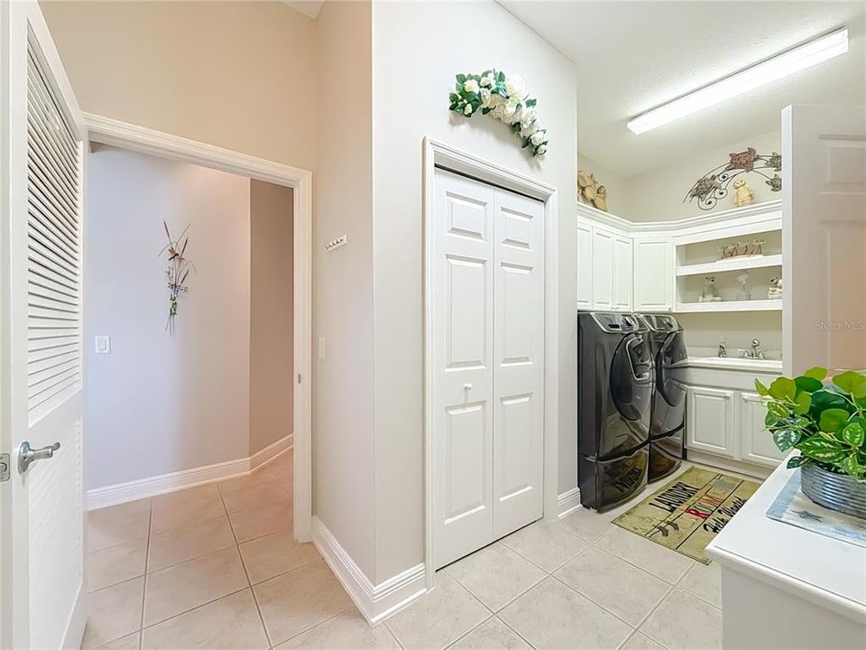 待售: $1,655,000 (3 贝兹, 2 浴室, 2879 平方英尺)