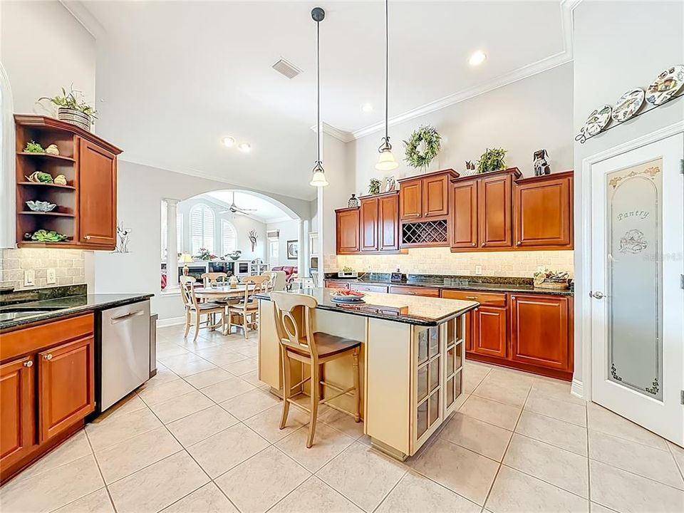 待售: $1,655,000 (3 贝兹, 2 浴室, 2879 平方英尺)