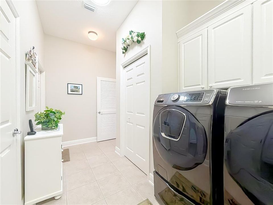 待售: $1,655,000 (3 贝兹, 2 浴室, 2879 平方英尺)