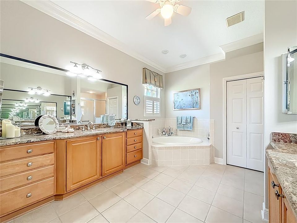 待售: $1,655,000 (3 贝兹, 2 浴室, 2879 平方英尺)