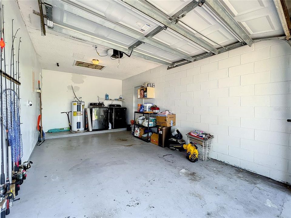 Active With Contract: $252,624 (3 beds, 2 baths, 1088 Square Feet)