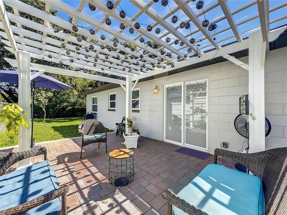 Active With Contract: $252,624 (3 beds, 2 baths, 1088 Square Feet)