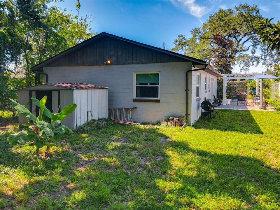 Active With Contract: $252,624 (3 beds, 2 baths, 1088 Square Feet)