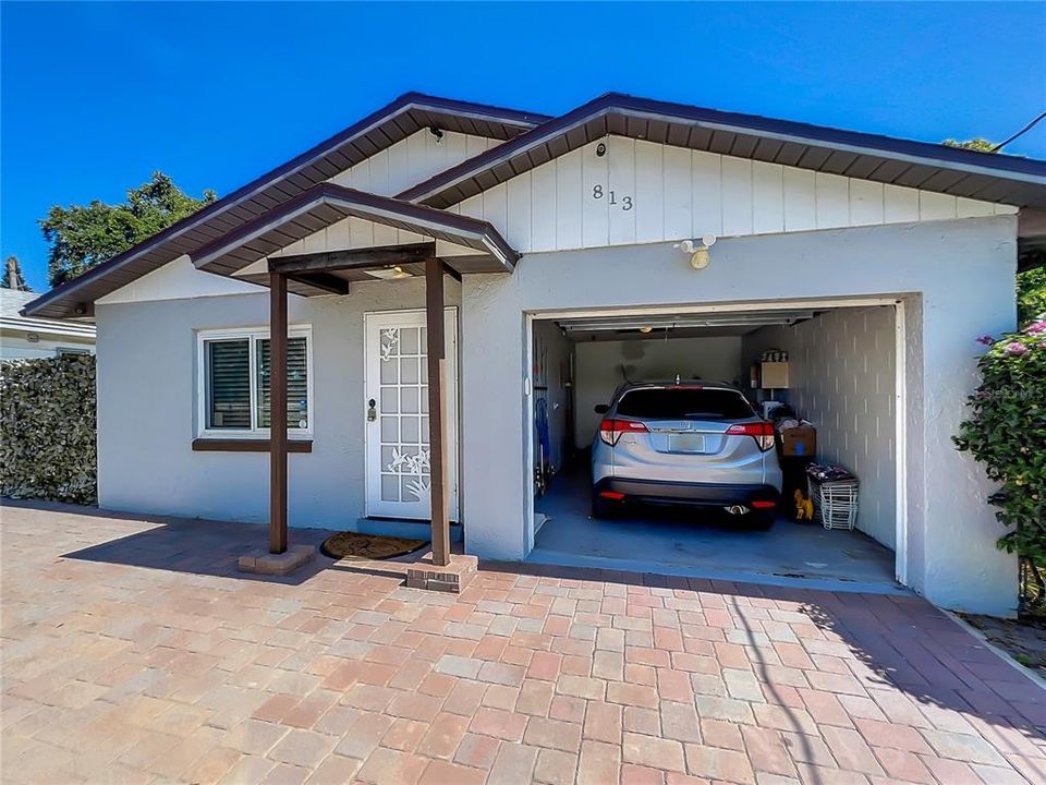 Active With Contract: $252,624 (3 beds, 2 baths, 1088 Square Feet)