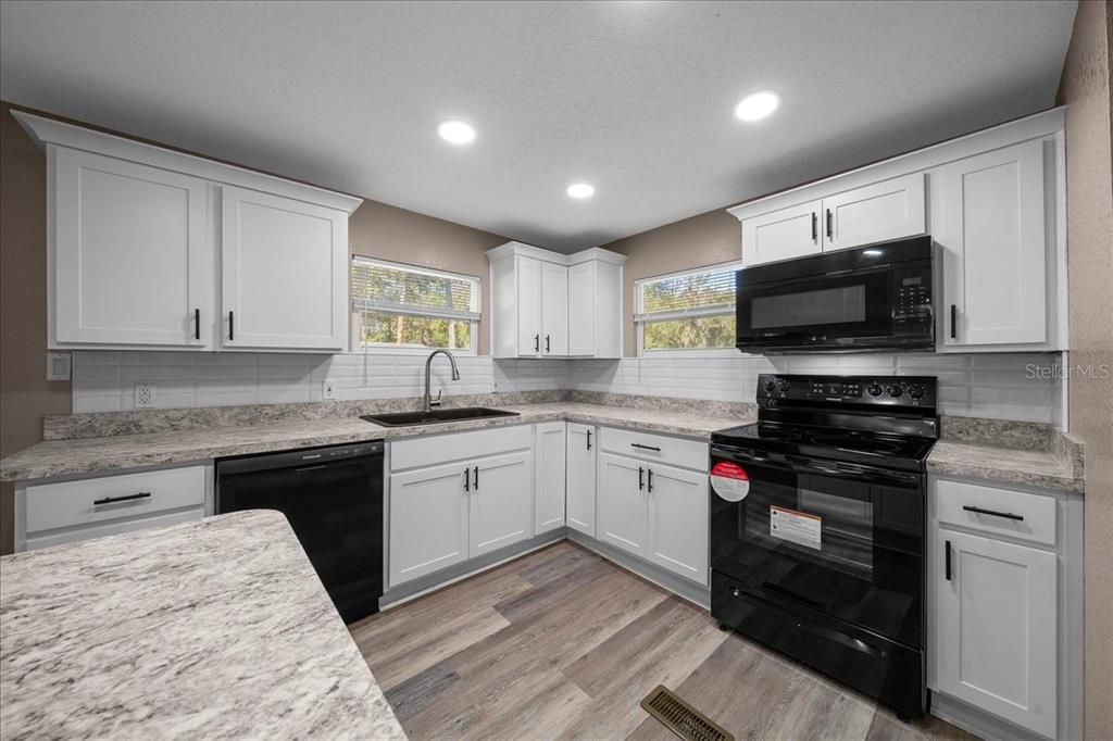 For Sale: $210,000 (3 beds, 2 baths, 1750 Square Feet)