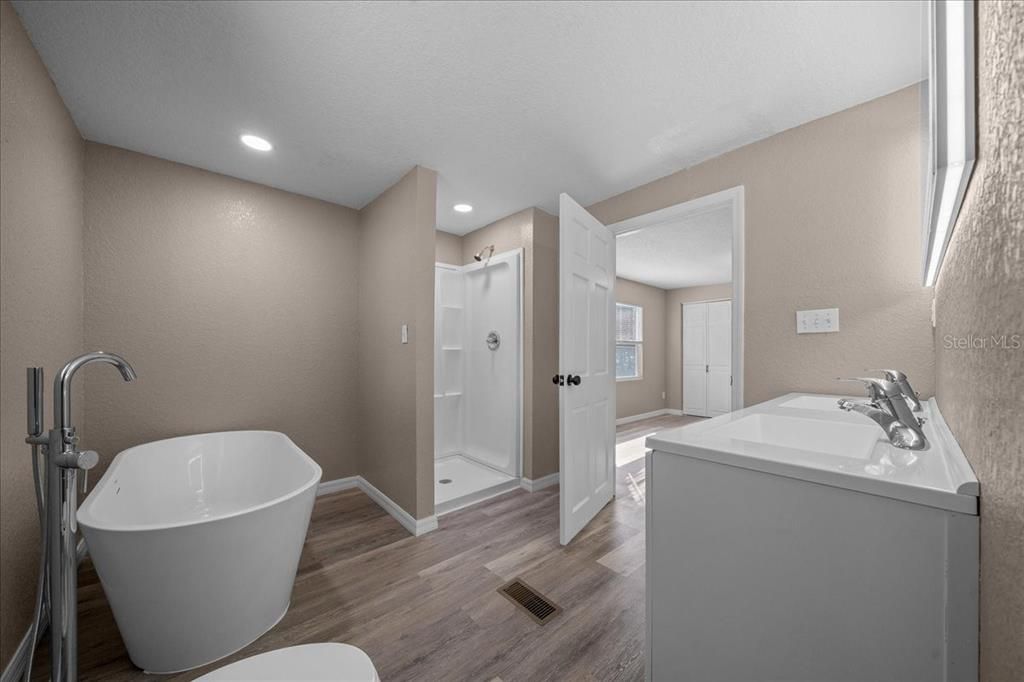 For Sale: $210,000 (3 beds, 2 baths, 1750 Square Feet)