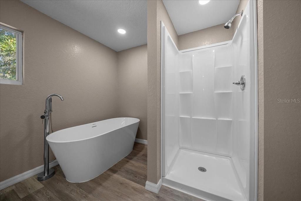 For Sale: $210,000 (3 beds, 2 baths, 1750 Square Feet)