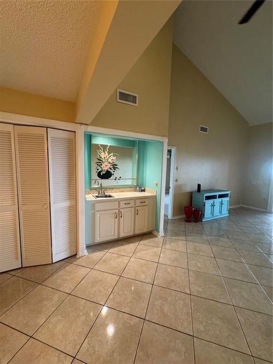 For Rent: $1,695 (2 beds, 2 baths, 1620 Square Feet)