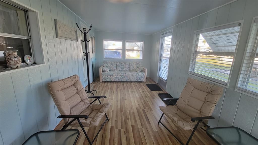 На продажу: $75,900 (1 спален, 1 ванн, 672 Квадратных фут)