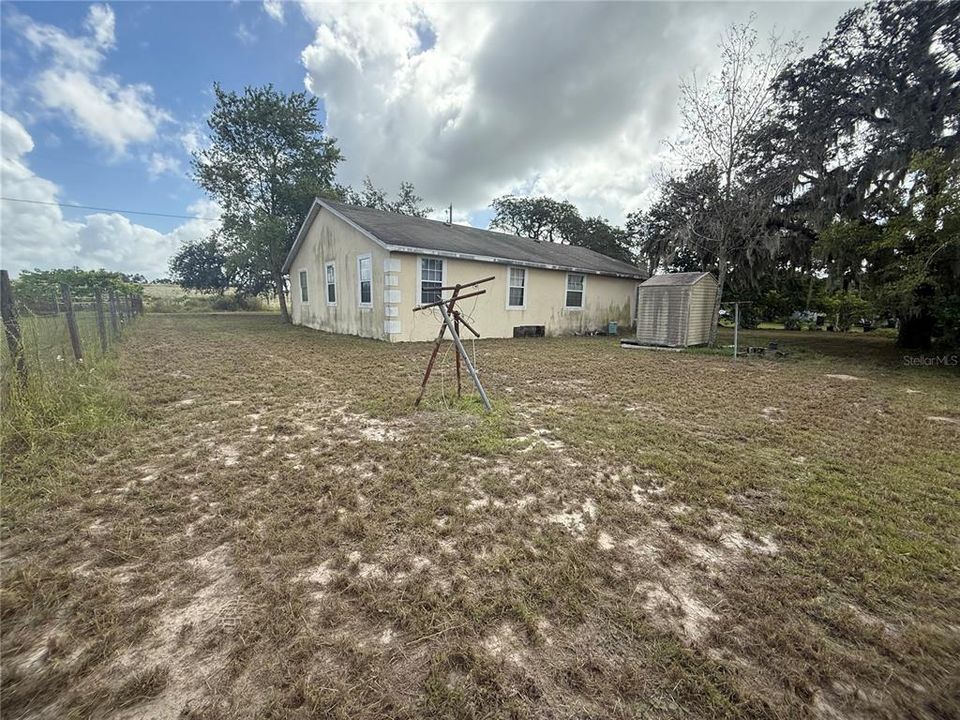 待售: $280,000 (5 贝兹, 2 浴室, 1800 平方英尺)